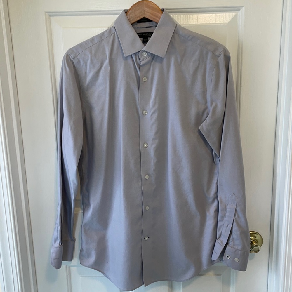 Banana Republic men’s button-down dress shirt;gray